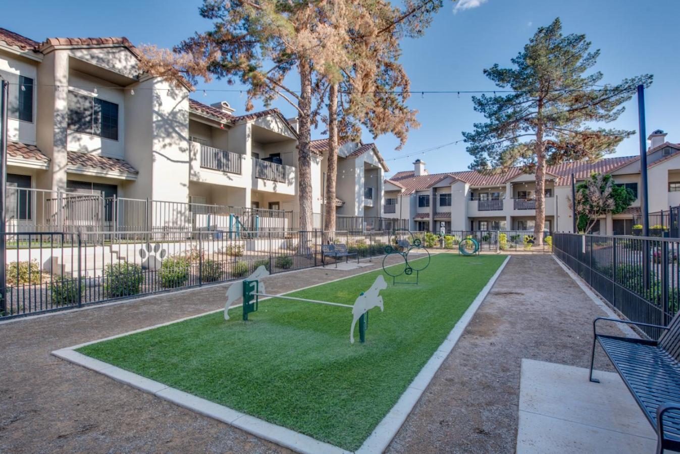 2br Retreat-pool, Yoga Rm, Gym, Cabanas, Bbq,prkng