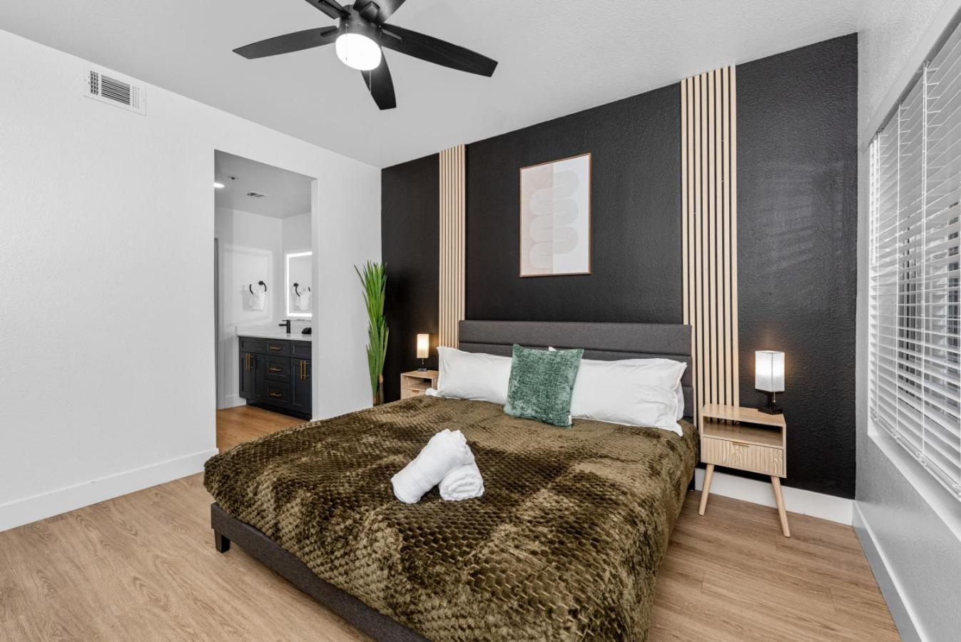 2br Retreat-pool, Yoga Rm, Gym, Cabanas, Bbq,prkng *